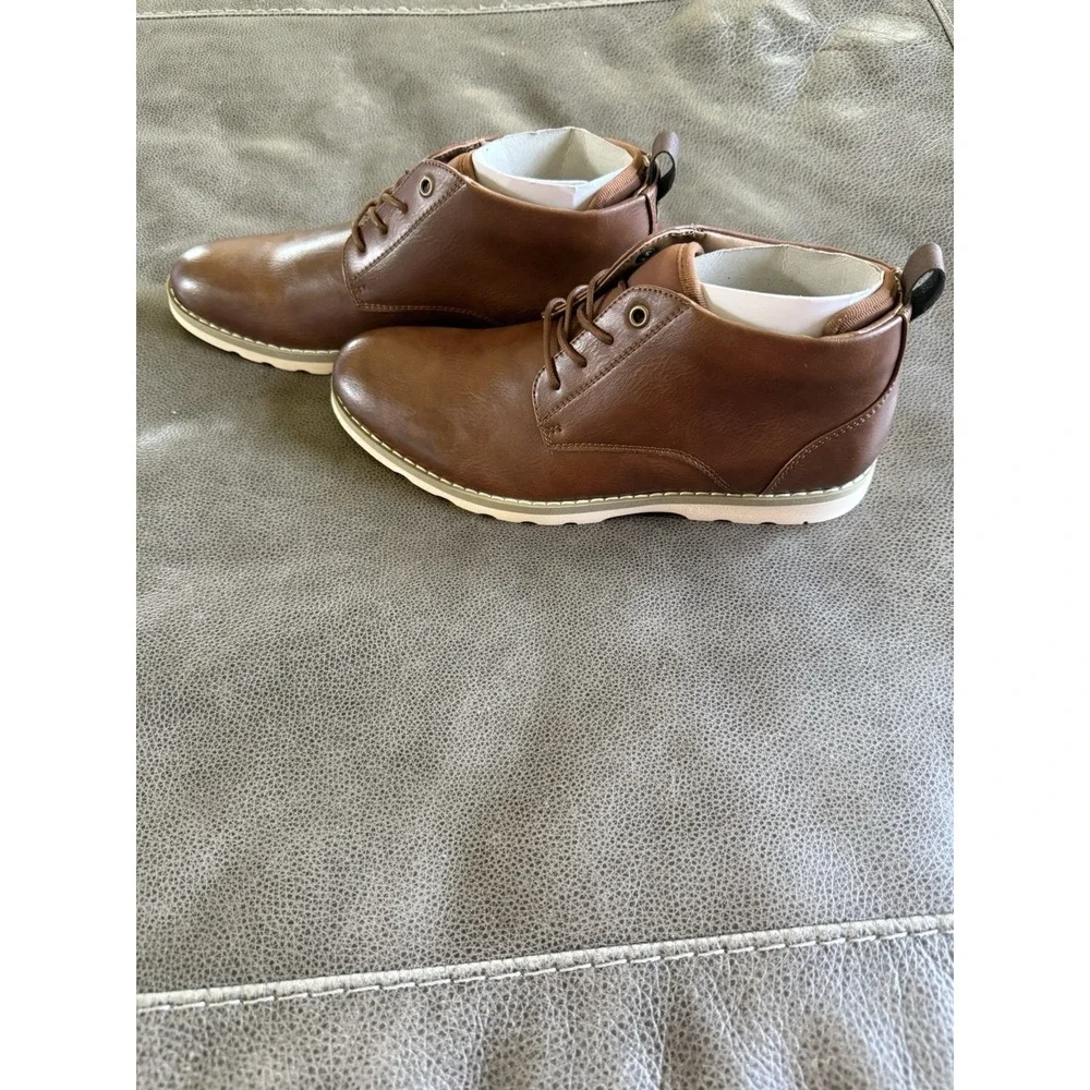 Madden NYC Hoffman Chukka Boot Lace Up Cognac Mens Shoes Size 8 - New in Box
